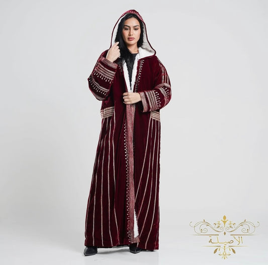 جلابية مخمل فاخرة بغطاء رأس – اللون العنابي